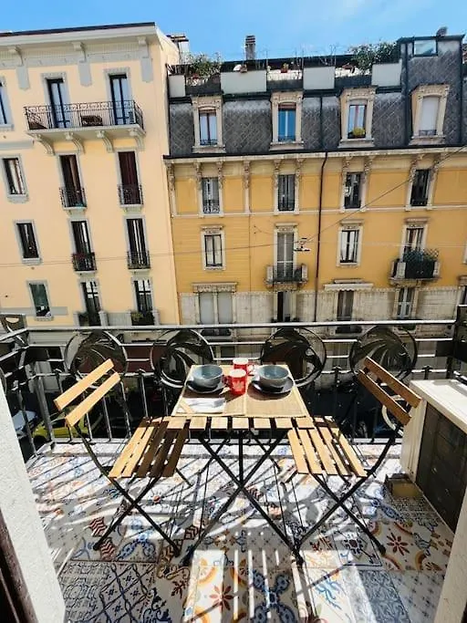 Sempione Appartamento Comfort Con Balcone A Milano Apartman